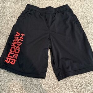 Under Armour Black and Red Athletic Shorts Lightweight Elastic Waist